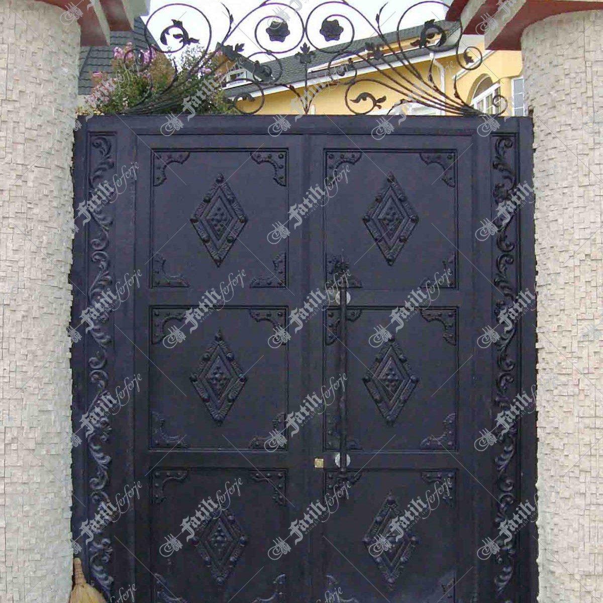 1303