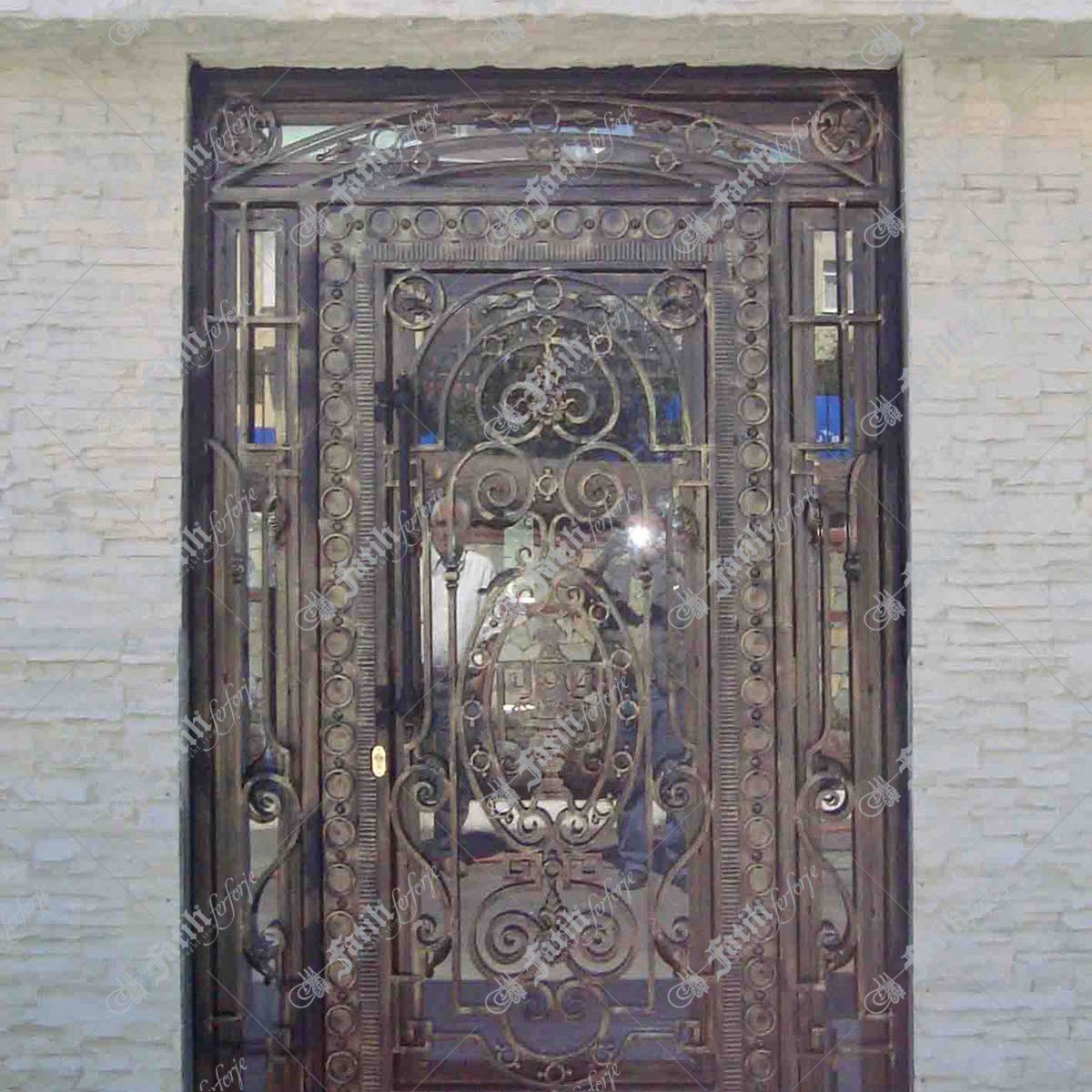 1307